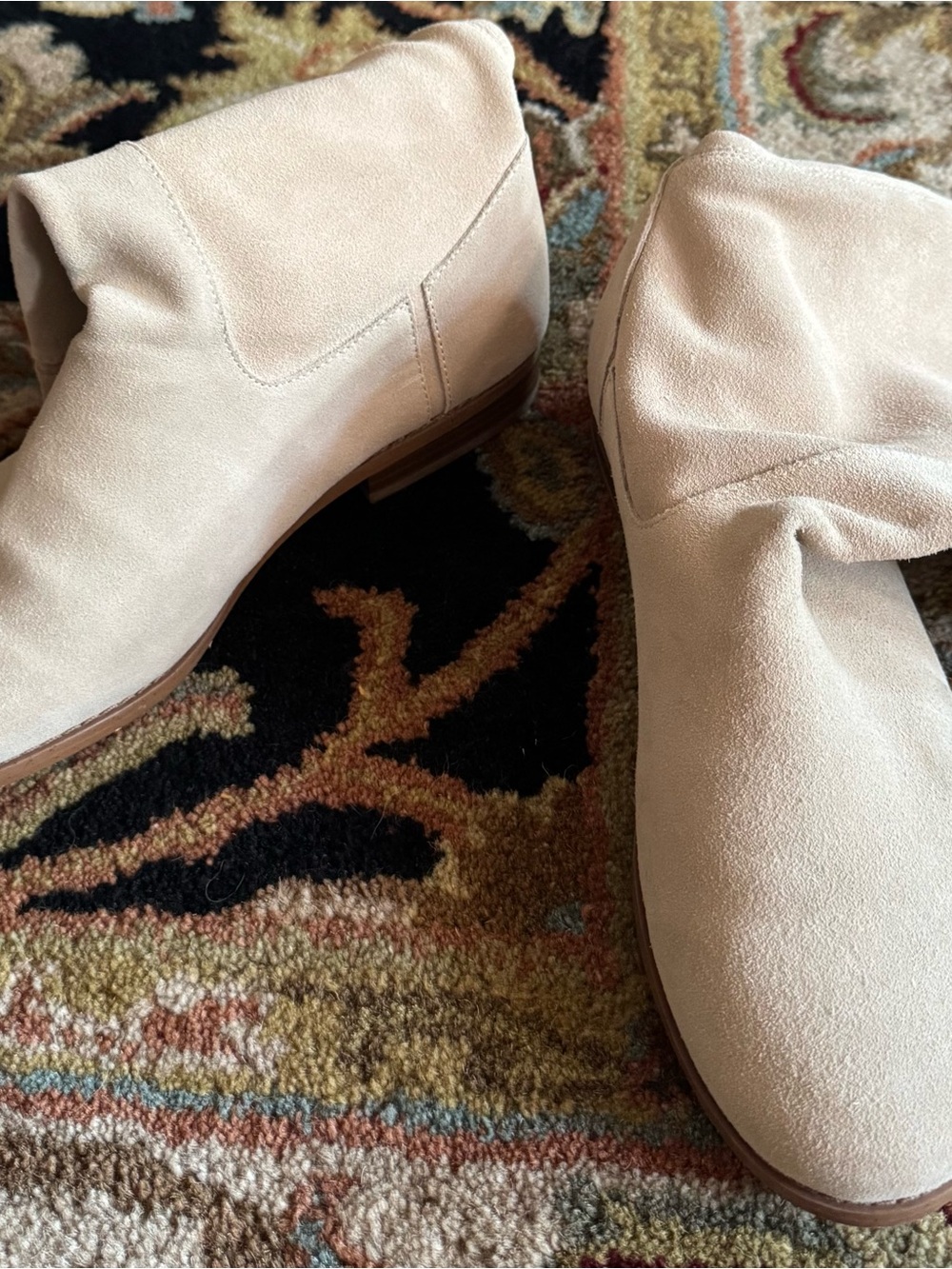 Calvin Klein Womens Cream Suede Ankle Booties size 7
